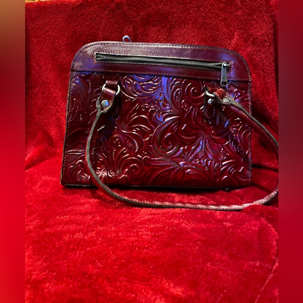 Beautiful new Patricia Nash leather tote bag.